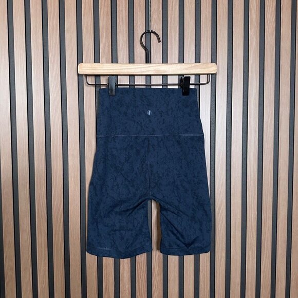 Yogalicious Biker Shorts XS Womens Blue Abstract Marble Pull On Yoga Stretch - Picture 2 of 6